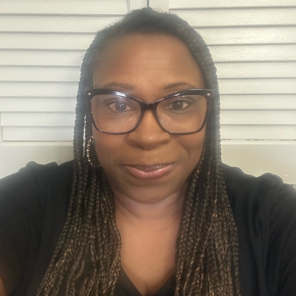 Meet your Posher, Tangelia